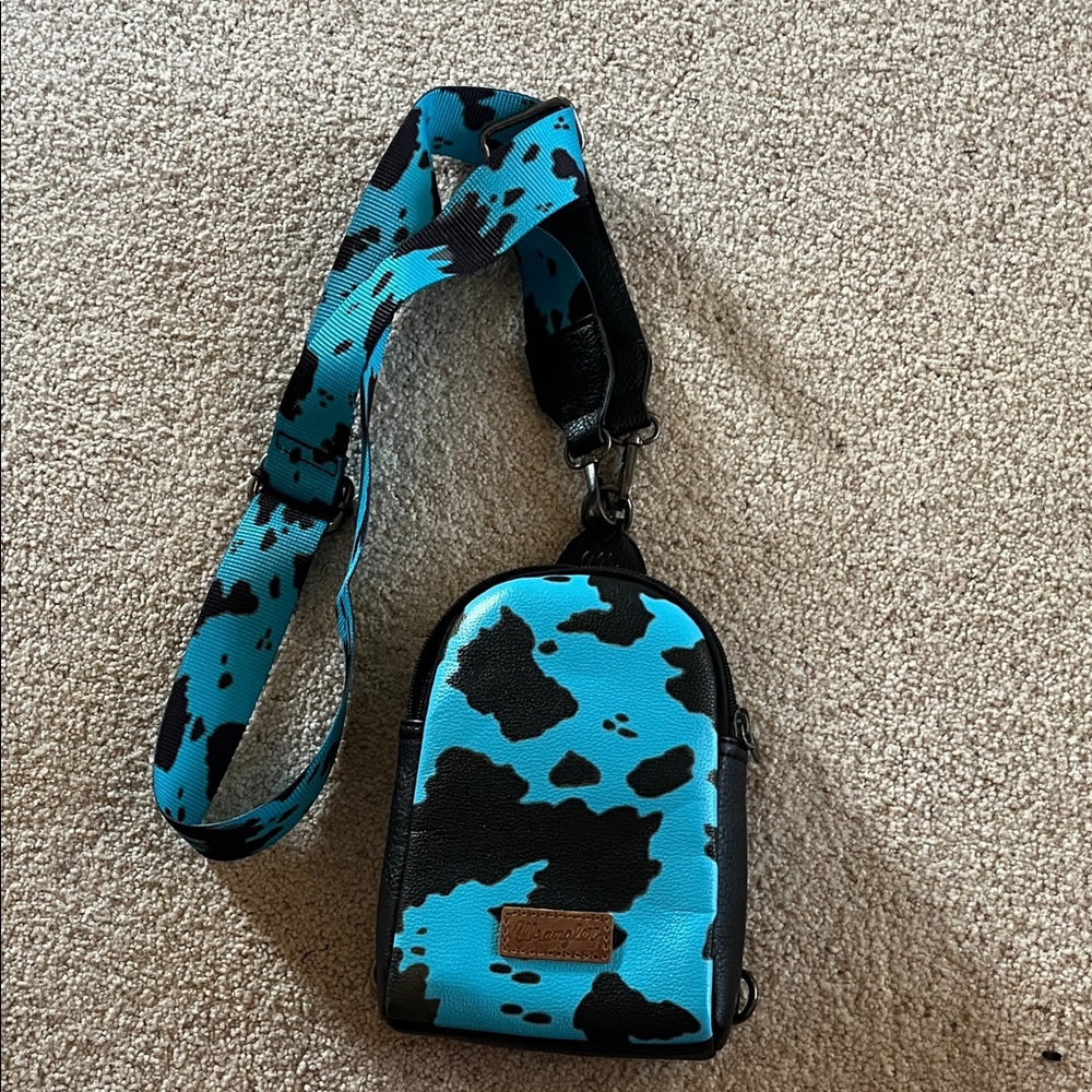 Wrangler Black and Blue Crossbody Bag